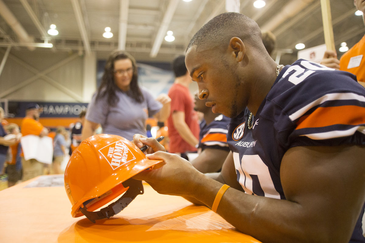 Auburn Fan Day 2014